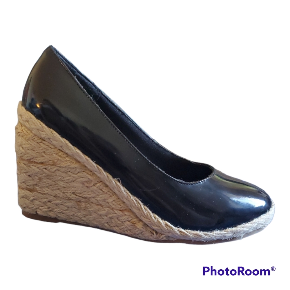 CINDERELLA OF BOSTON Women’s Black Wedges Petite Shoes - Size 4 W